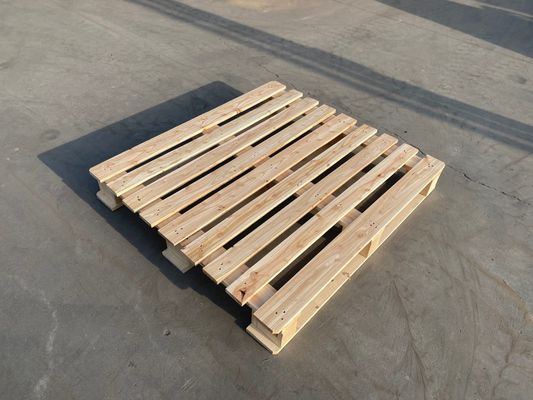 Buon prezzo Terminale marino Paletti non fumigati Fabbrica di trasformazione Palette di legno 4 vie in linea
