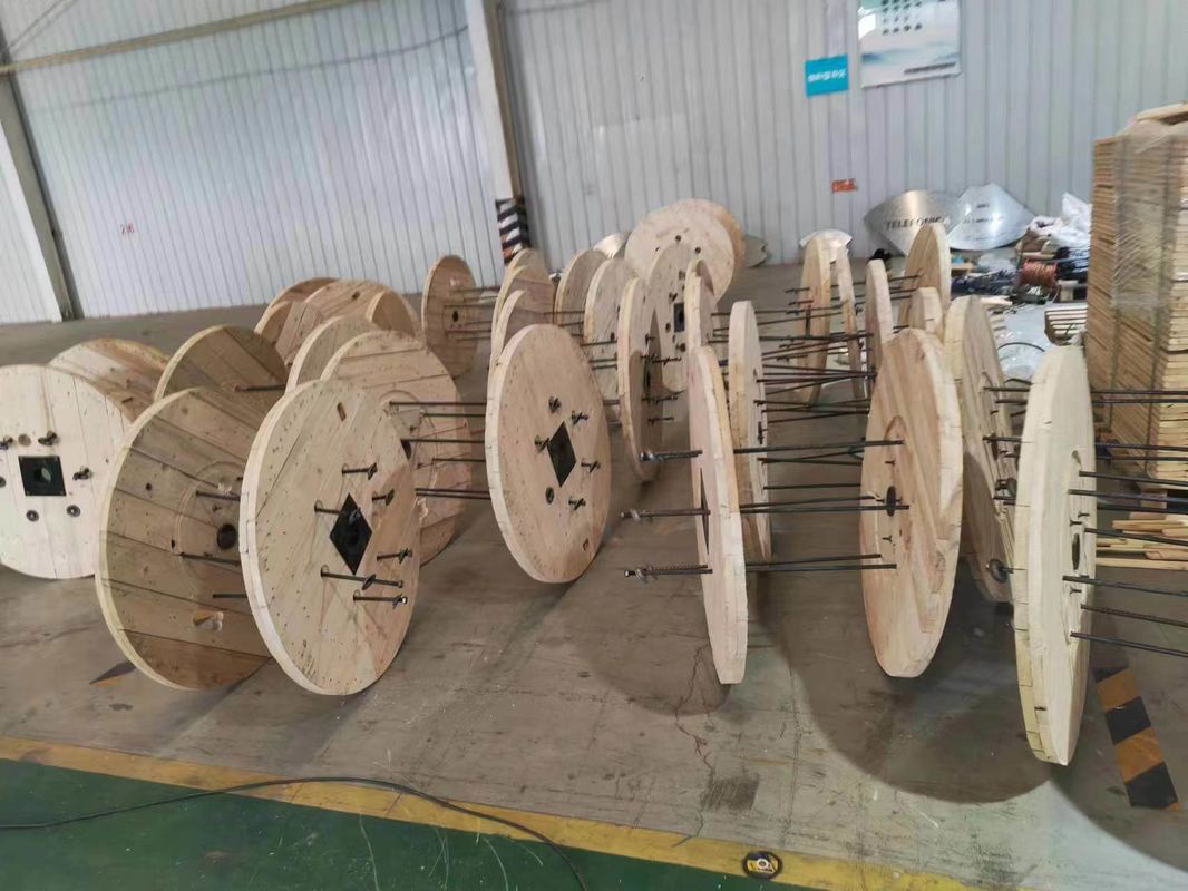 Cavo in legno rotolo rotondo grande bobina di legno utilizzato per il cavo