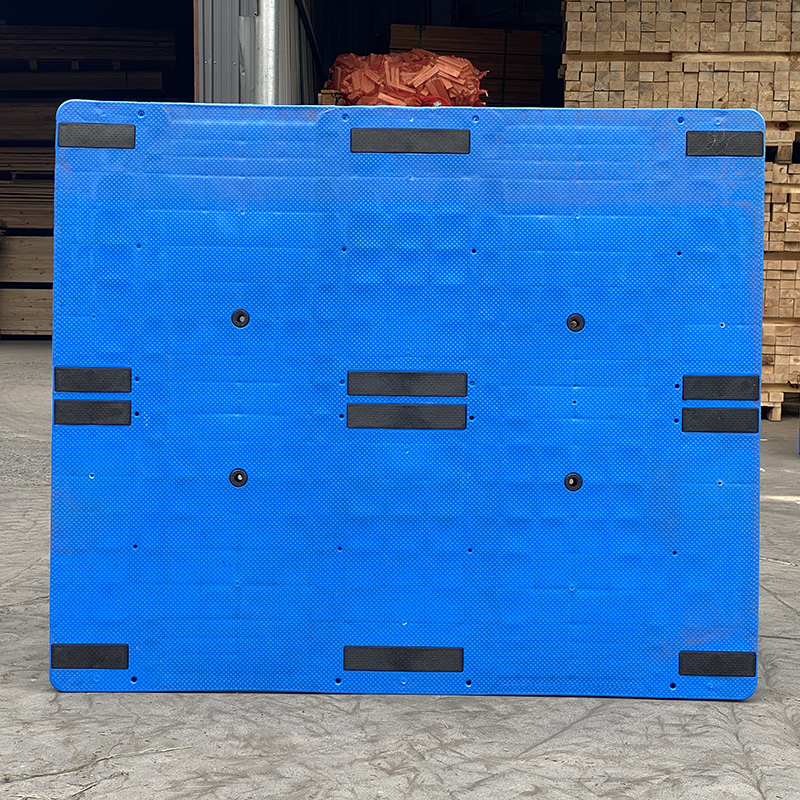 Pallet in plastica per esportazione monouso, nidificabile, in HDPE riciclato per carichi leggeri, nove piedi, con accesso a 4 vie