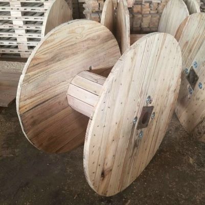 Buon prezzo Grande bobina di legno gigante essiccata ruota di cavo in legno pieghevole in linea