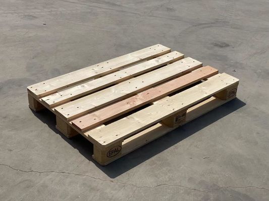Buon prezzo Nuovo pallet di legno fumigato di pino Usato pallet standard 1200 X 800 Eu in linea